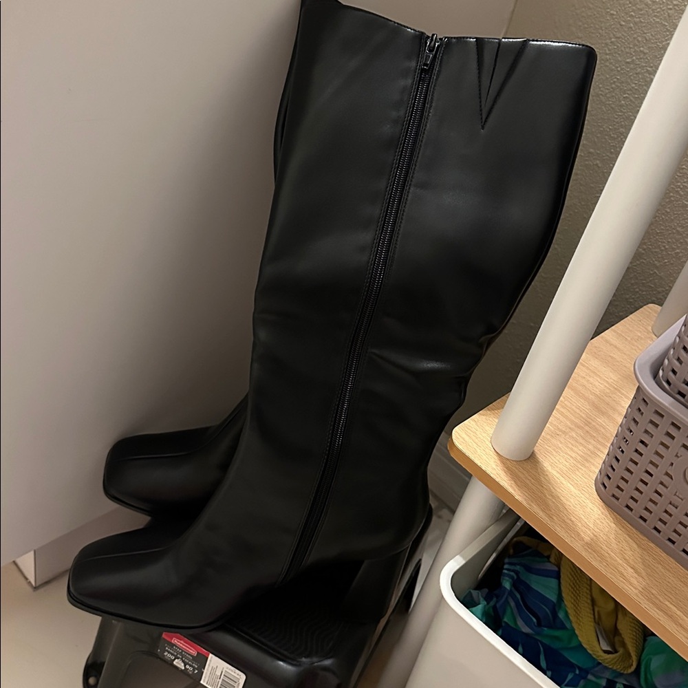Dream Pairs NWOT Black Square Toe Knee-High Boots